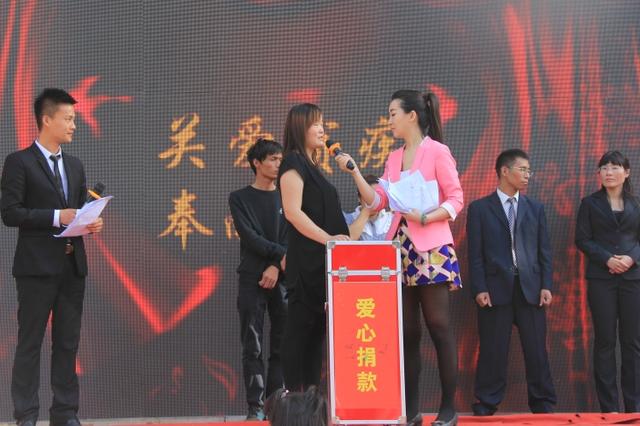 大火无情 人有情 各界携手救助小孟晗