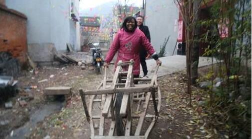 河南小伙娶外国媳妇 媳妇做这件事伤了婆婆心