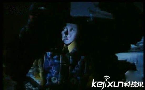 千年古墓走出女活尸 盗墓贼竟给千年女尸灌酒