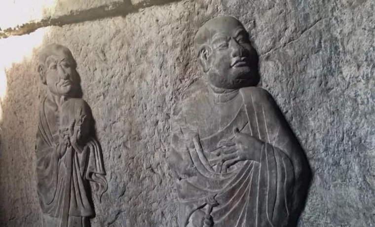 中国石窟寺中最大的罗汉群雕像——龙门石窟看经寺