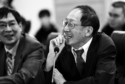 诺奖得主崔琦62年后首次回乡 称科学就要向前看