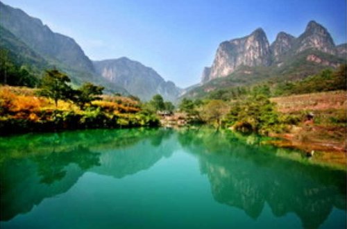 龙泉采摘乐翻天    5月5日~5月20日期间,新乡秋沟景区联合龙泉苑生态