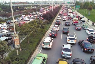 人均道路面积_人均耕地面积图(2)