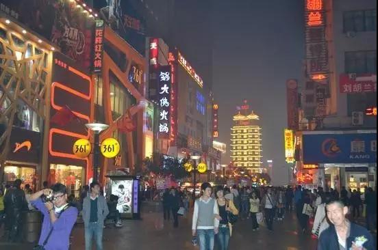 为啥开店选址要讲究“金角银边草肚皮”?