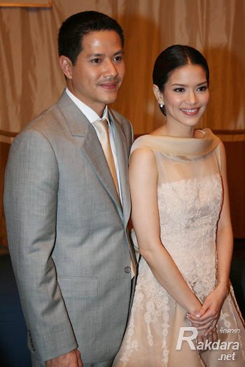 <em>泰国</em>首席<em>女星aom</em>婚礼现场再现