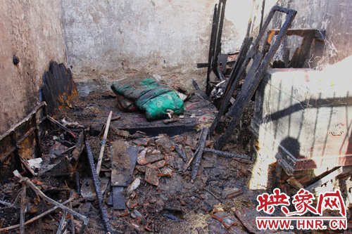 商丘市梁园区双八镇一村民家中失火