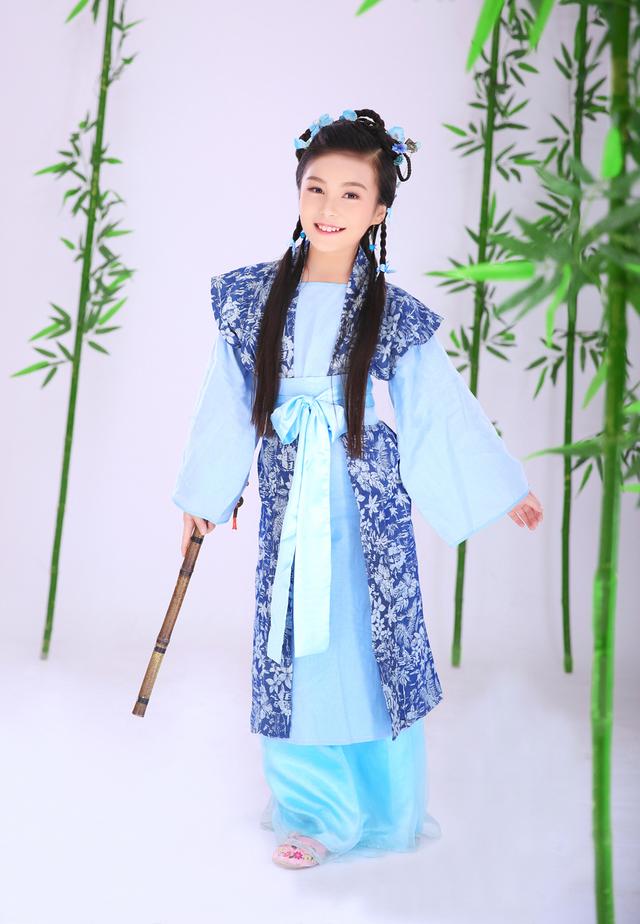 郑州女孩翻拍《少林寺》主题曲走红 被称小戏