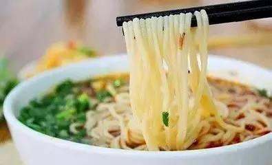 煮面条用热水还是冷水?答案原来是这样