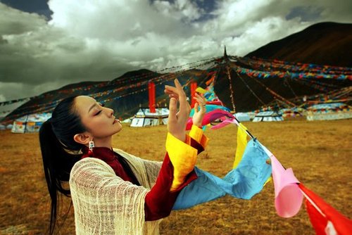 萨顶顶《来者摩羯》MV首播 亲赴藏区取景拍摄