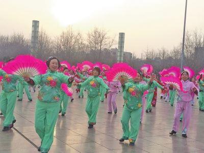 郑州绿城广场本周五有扭秧歌比赛 带家人看看吧