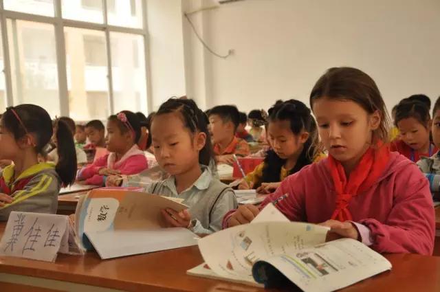 南阳一语文来个南非小女孩为啥不远万里来这小学表v语文小学图片