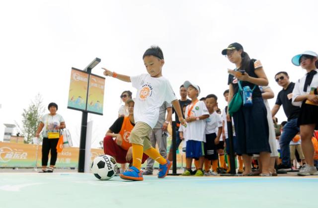 球速体育- 球速体育官方网站- 球速体育APP下载成都世运会 从业余球手到国家队四分卫她是“小天才Lam”