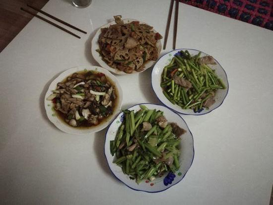 河南64岁农民工:在工地搬3个月钢管 常吃10种药