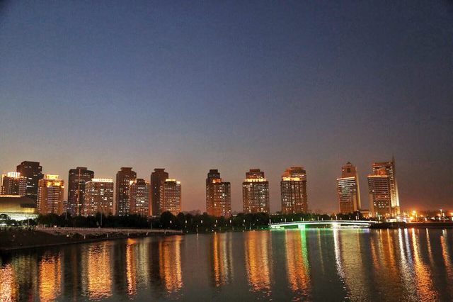 郑州有故事的男女同学,都在这里喝酒