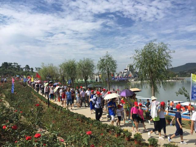 河南第六届“三山同登”大会在老乐山圆满举行