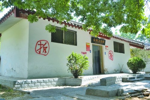 郑州1.32公里1个公厕市民仍觉少 被指拆多建少