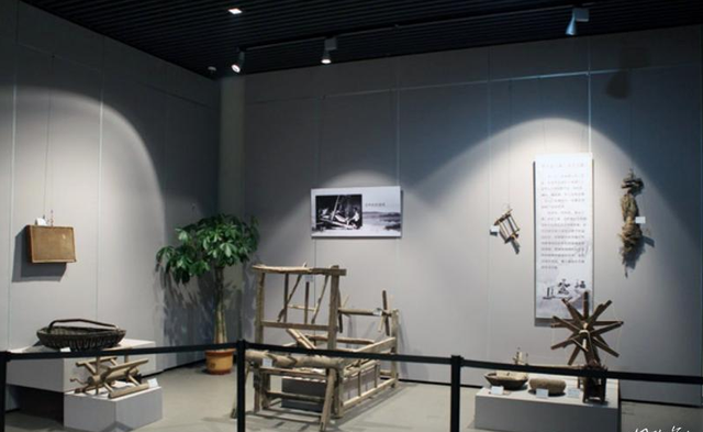 展览介绍:博物馆不定期会举办各种主题的展览,更加丰富了游客的文化
