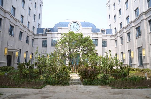 郑州占地人口_郑州剑桥中学占地面积(2)