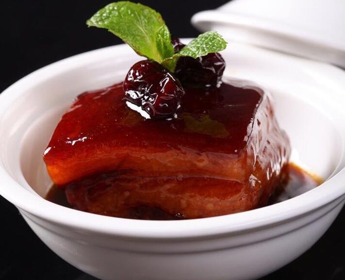 口味以咸为主,略有甜头,"清淡"是杭帮菜的一个象征性特点.