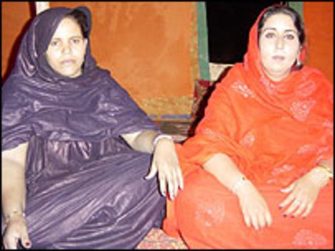 快速增肥餐诞生 看毛里塔尼亚<em>女人</em>恐怖增肥法