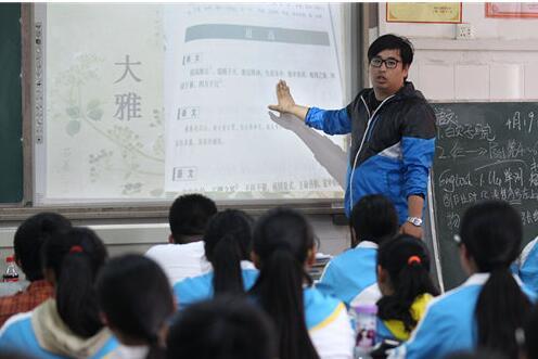 郑州一体育老师改行教语文 自言压力大怕成段
