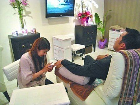 翻译<em>日语</em>:明天去做美甲。-