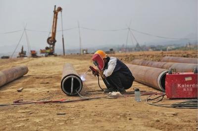 再探信阳出山店水库工地 积土成坝“巨龙”隐现