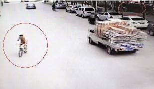 郑州：男子偷车张望14分钟 开锁仅用5秒(图)