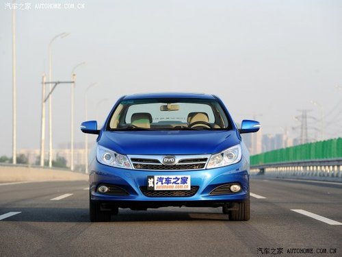 自主狂人大对决 艾瑞泽7对战比亚迪速锐