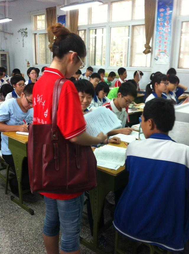 河南师范大学志愿服务队开展中学生学习调查活