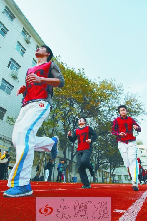 郑州小学生跑200米晕倒 6所学校试运动处方