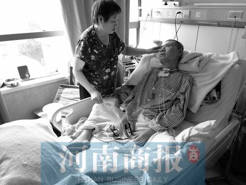 曾经爱唱歌的渐冻人 如今只能靠弹舌声呼唤母