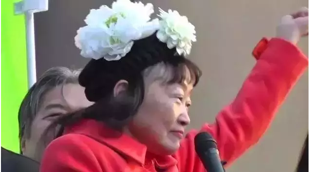 这个日本丑大妈竟身价200亿!