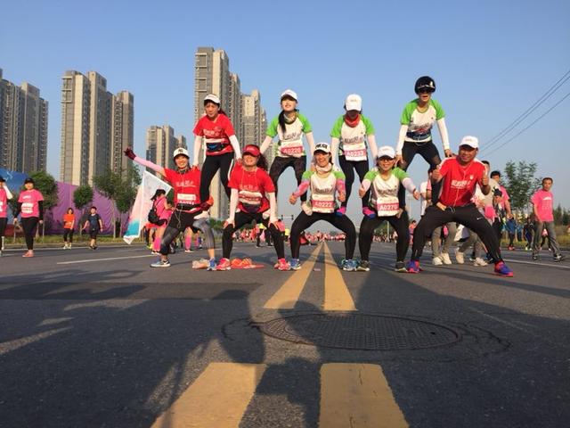 春风十里,不如奔跑的你--郑州国际女子马拉松赛