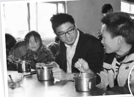 南阳小伙放弃澳洲百万年薪 回乡照顾181名孤儿
