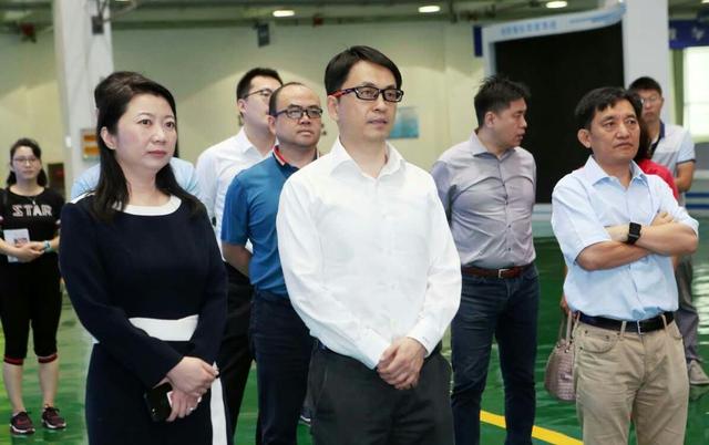 耶鲁大学校董张磊一行到黄河科技学院参观交流_大豫网_腾讯网