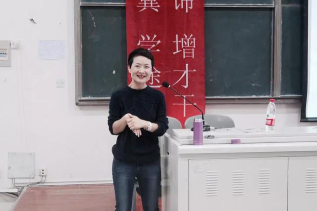 清华大学毕业 哲学女博士 她活出了河宝儿长大