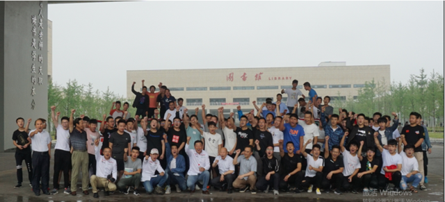 中国车王卢宁军携江西五十铃朝阳轮胎车队走进