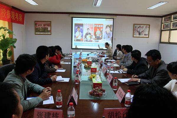 新疆乌鲁木齐市人社局领导到郑州万通汽修学校