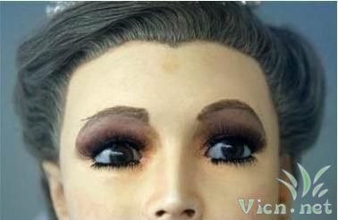 婚纱店<em>老板</em>用<em>女儿</em>干尸做模特_大豫网_腾讯网
