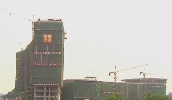 衡阳市新中心医院工程封顶