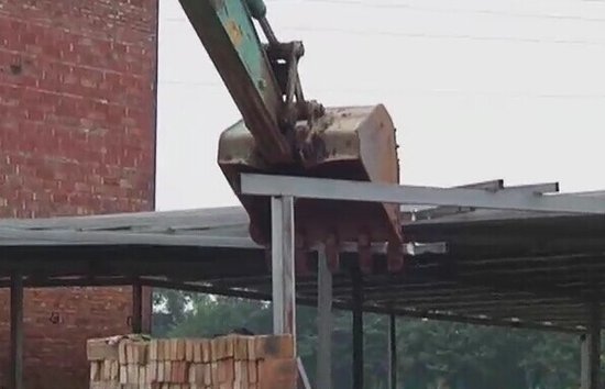 蒸湘拆除19处违法钢架棚