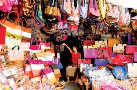 春光乍泄风情万种 杨幂巴厘岛之旅