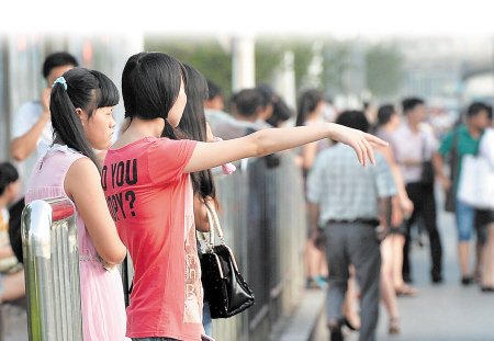 交班地点指示牌将推出 缓解下班时间打车难 