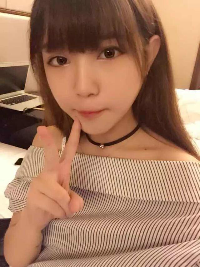 竟然还有颜值和牌艺这么6的小姐姐?