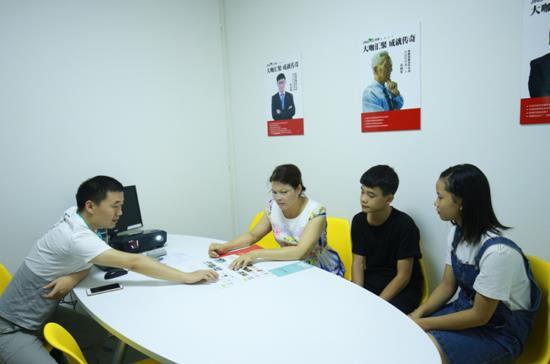 例|年过半百,从商20年的她,毅然变轨情趣用品行