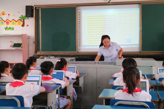 云端教学资源全县共享,名校课堂实时专递到贫