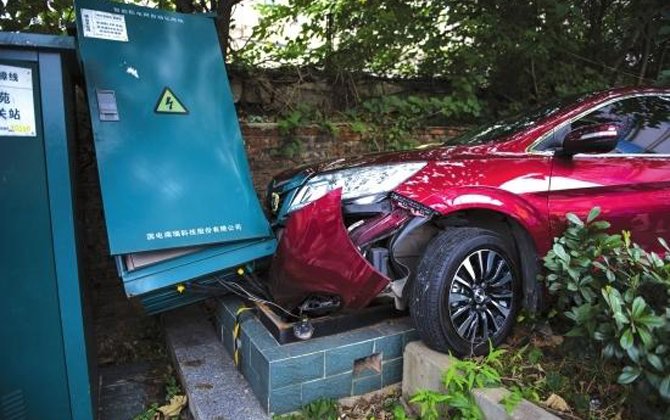 女司机一定是马路杀手吗_角度_腾讯·大湘网