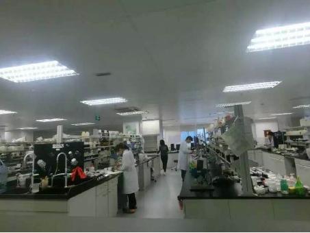 美女研究员kiki老师护肤视频蹿红 微信提供护肤