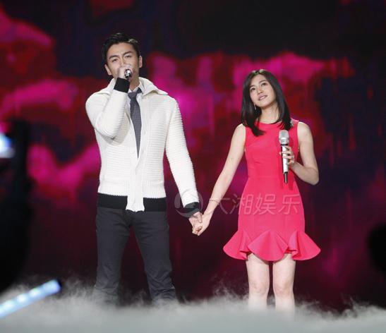 陈妍希自称与陈晓不太熟 跨年晚会同台演唱